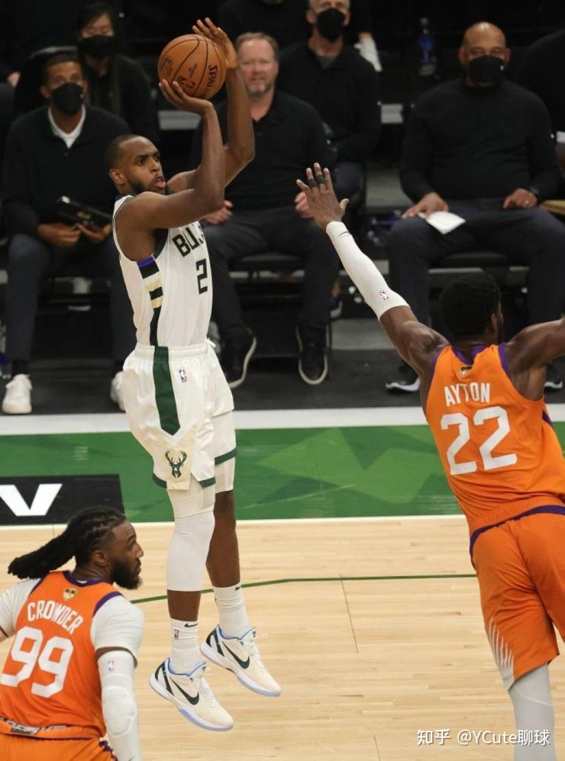 华体会app官方下载包含Ning在雄鹿比赛中比赛局势复杂，重返赛场引发热议！的词条