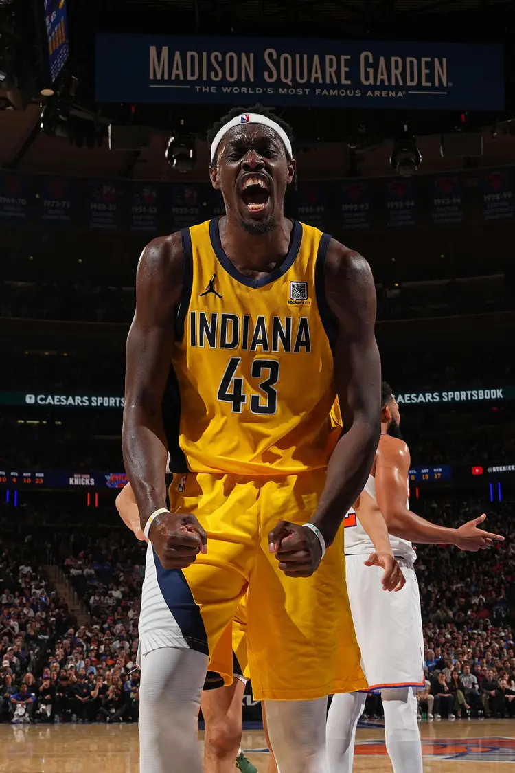 华体会最新网址西亚卡姆迎来十赛季高光表现，巴塞罗那球迷沸腾！的简单介绍