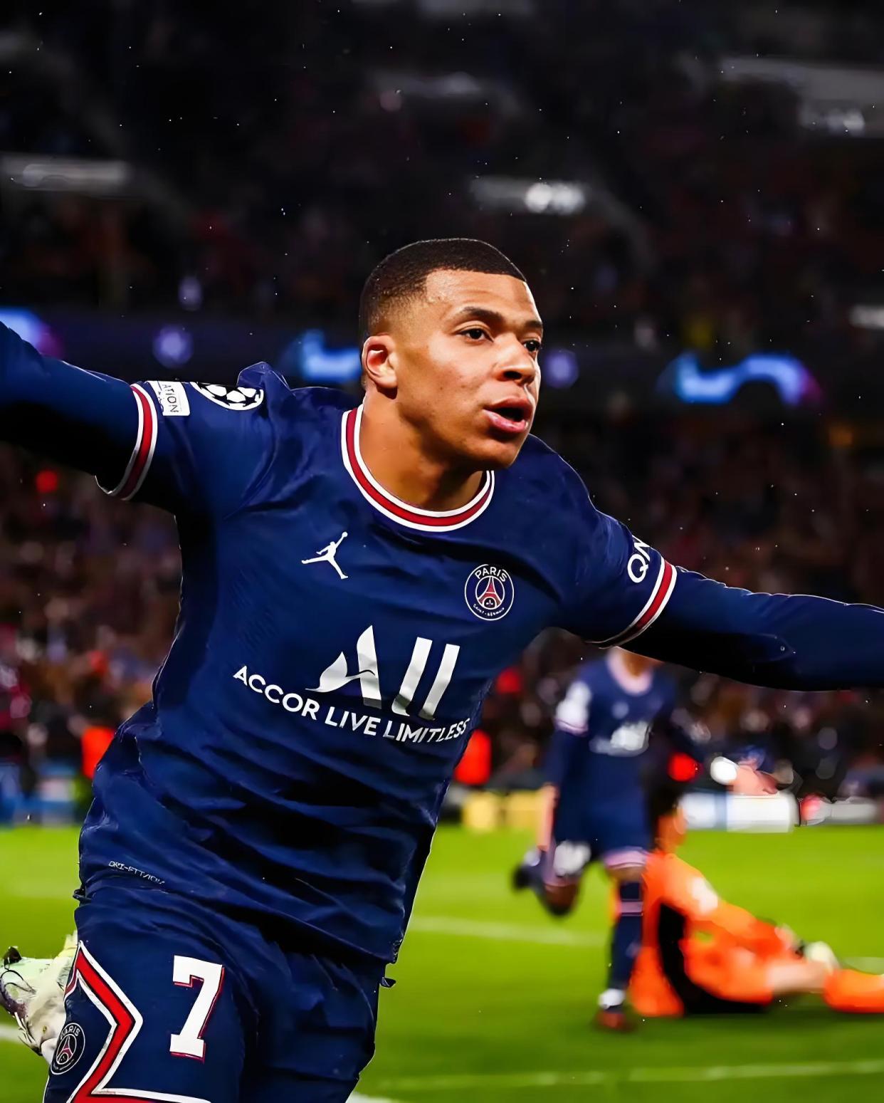 华体会首页姆巴佩回归赛场，赛事规则更新首场状态亮眼，篮网观众沸腾！的简单介绍